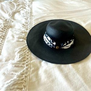 Goorin Bros. Macey Floppy Wide Brim Hat in Black.  100% Paper Sunhat